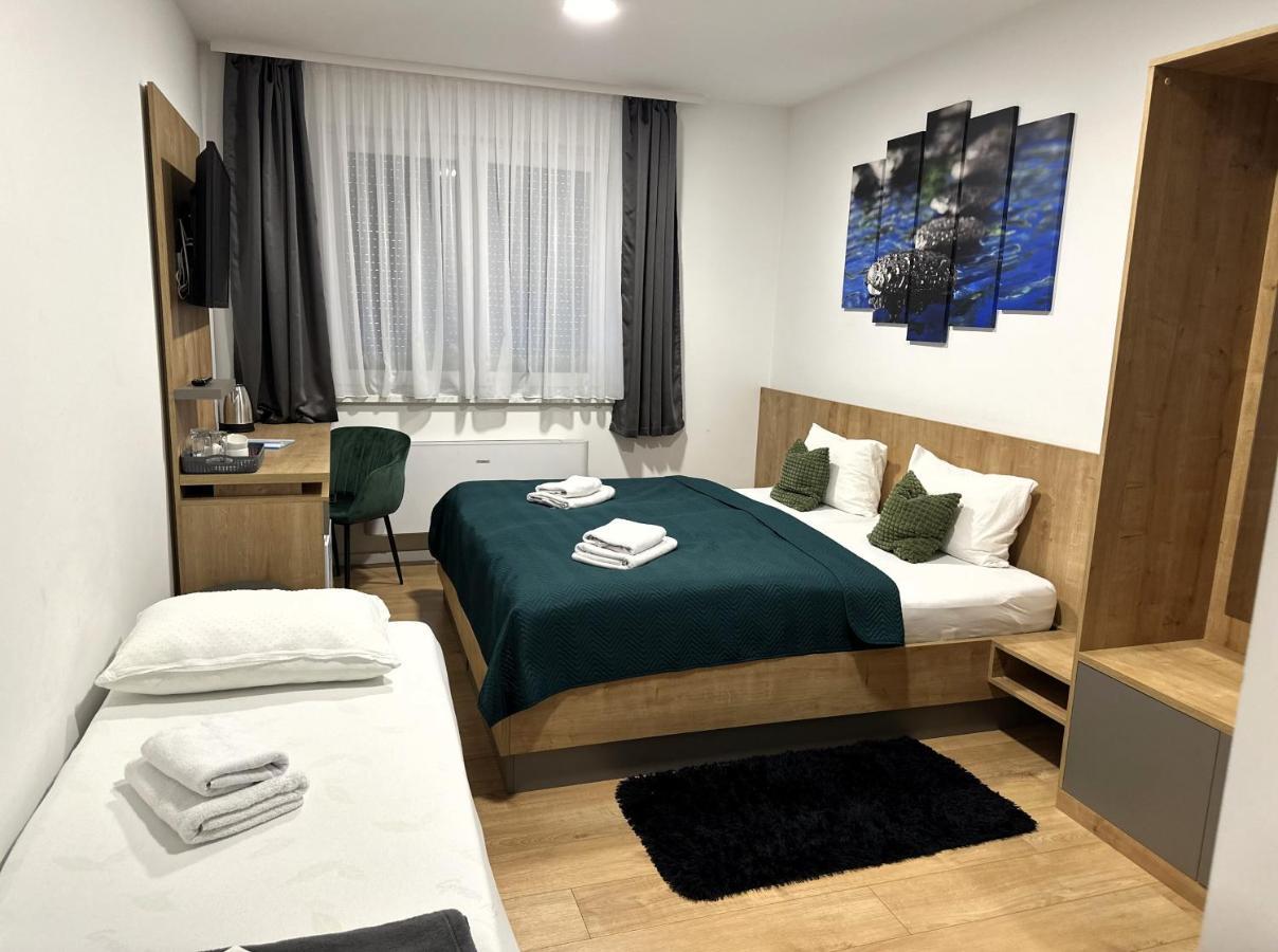 Rooms 斯拉沃尼亚布罗德 外观 照片