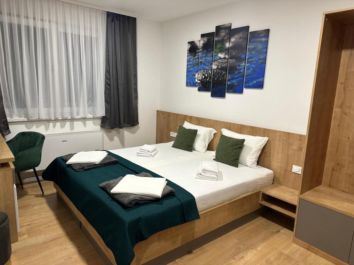 Rooms 斯拉沃尼亚布罗德 外观 照片
